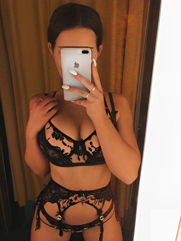 Сабина привлекальеная девушка из Гагарина цена от 2000 руб