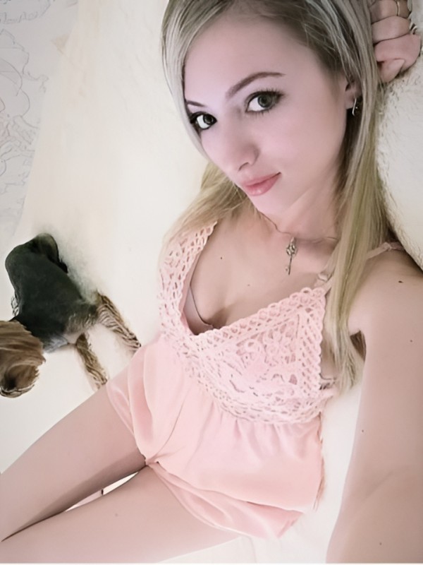 Элина привлекательная девушка из Гагарина цена от 5000 руб