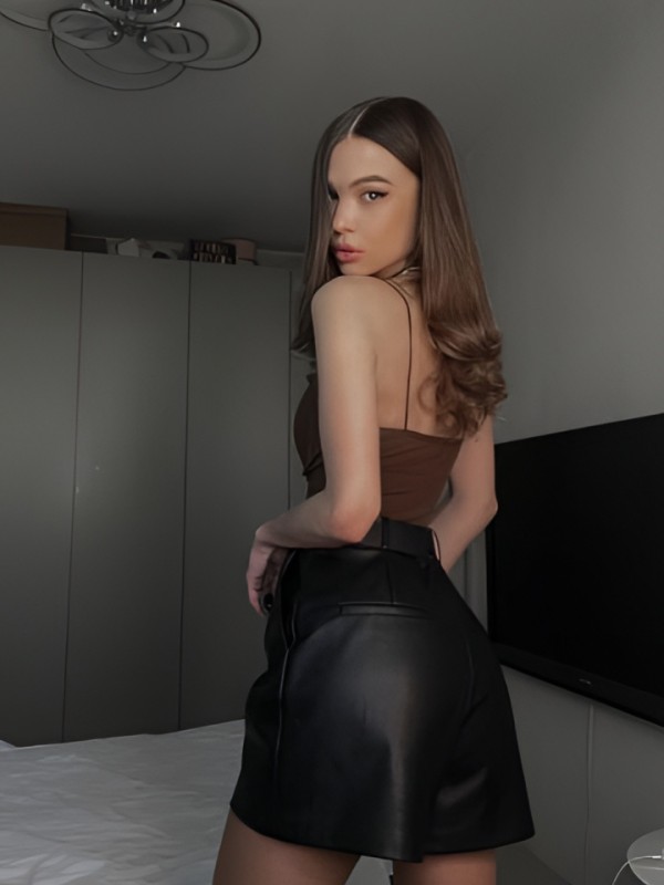 Лаура привлекательная девушка из Гагарина цена от 2000 руб