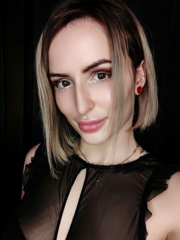 Карина привлекательная девушка из Гагарина цена от 3500 руб